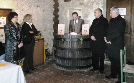 plantat 5 personnes dont 3 lus fr